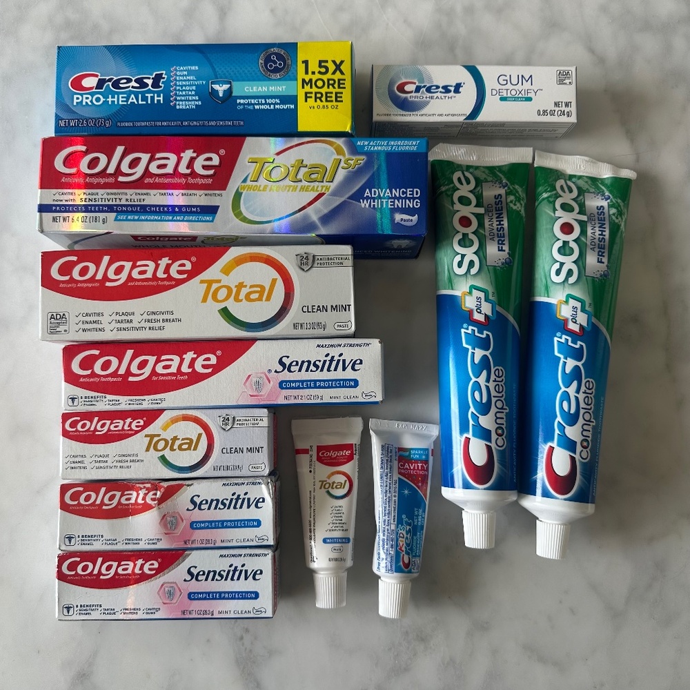 🚩SOLD🚩 Bundle of Assorted Colgate & Crest
